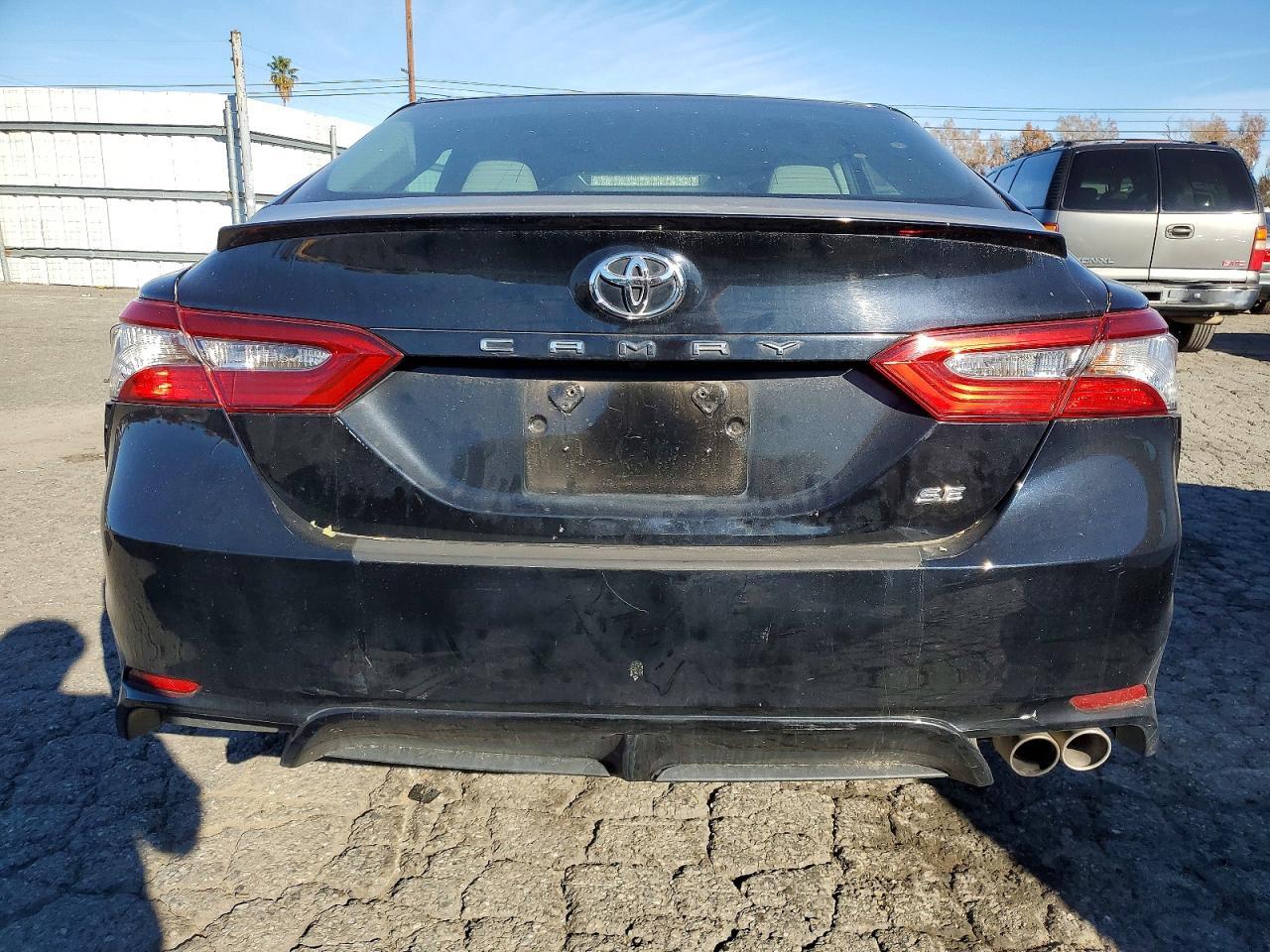 2018 Toyota Camry L - Image 6