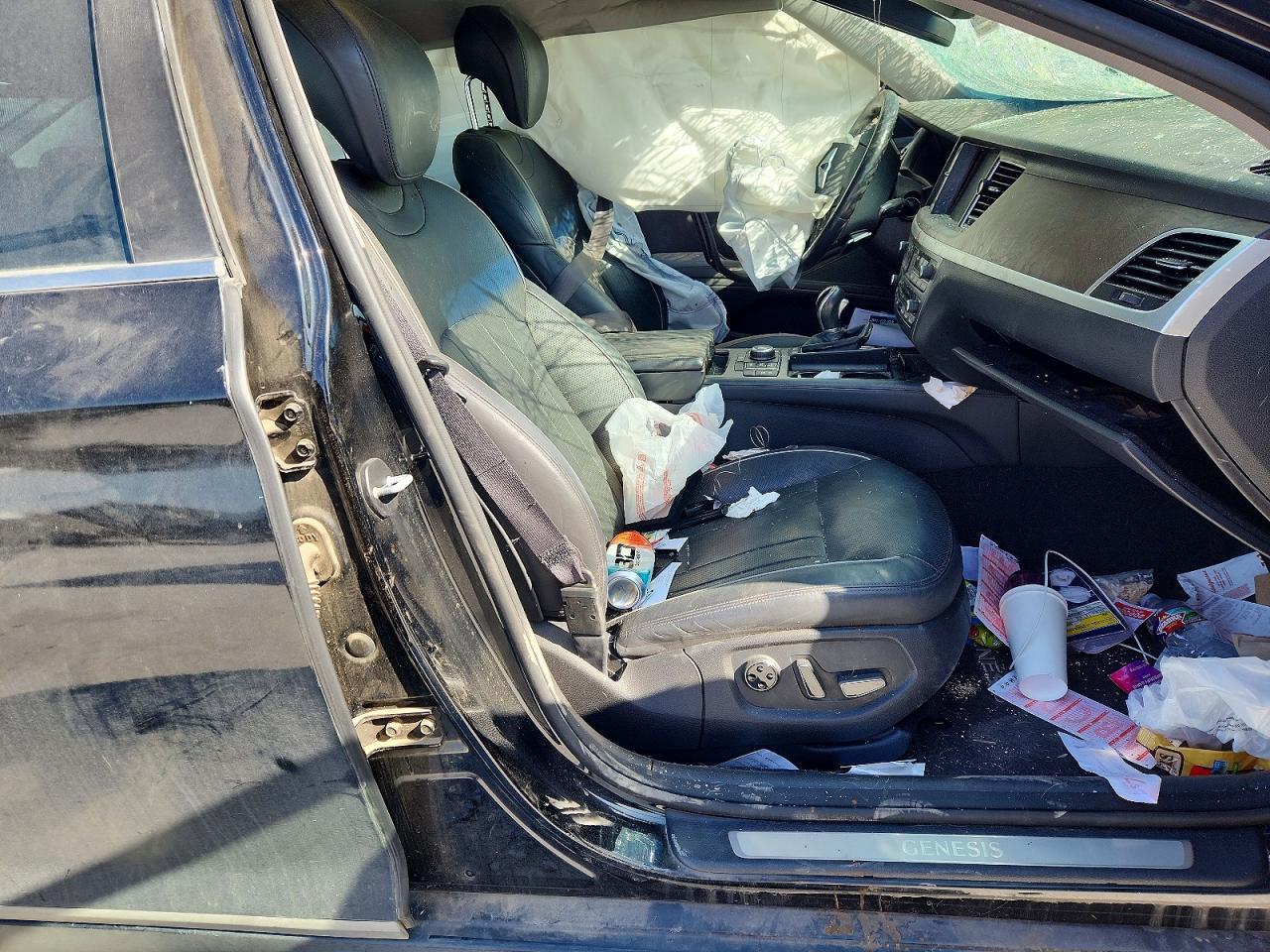 2015 Hyundai Genesis 3.8L - Фото 7