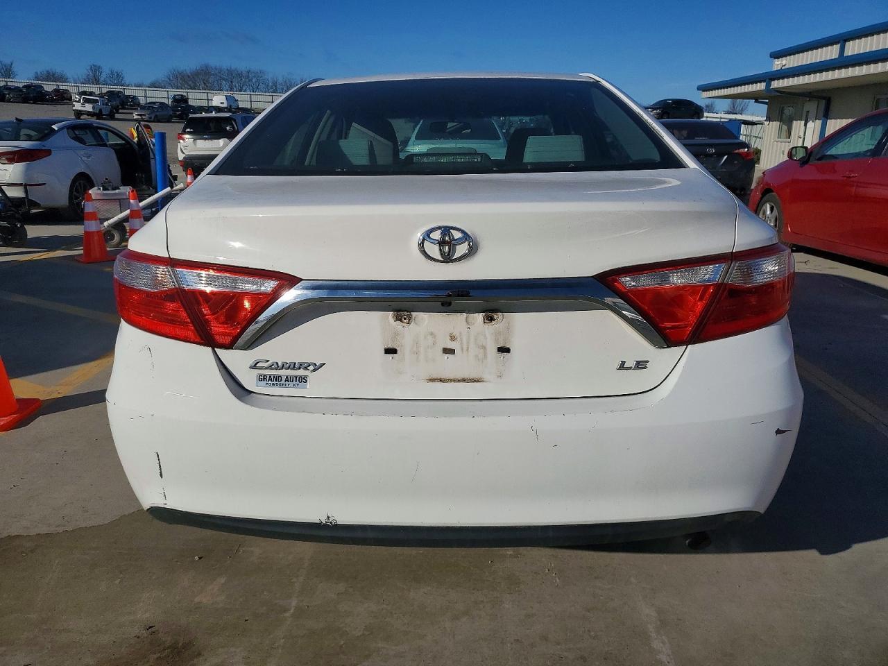 2015 Toyota Camry Le - Фото 6