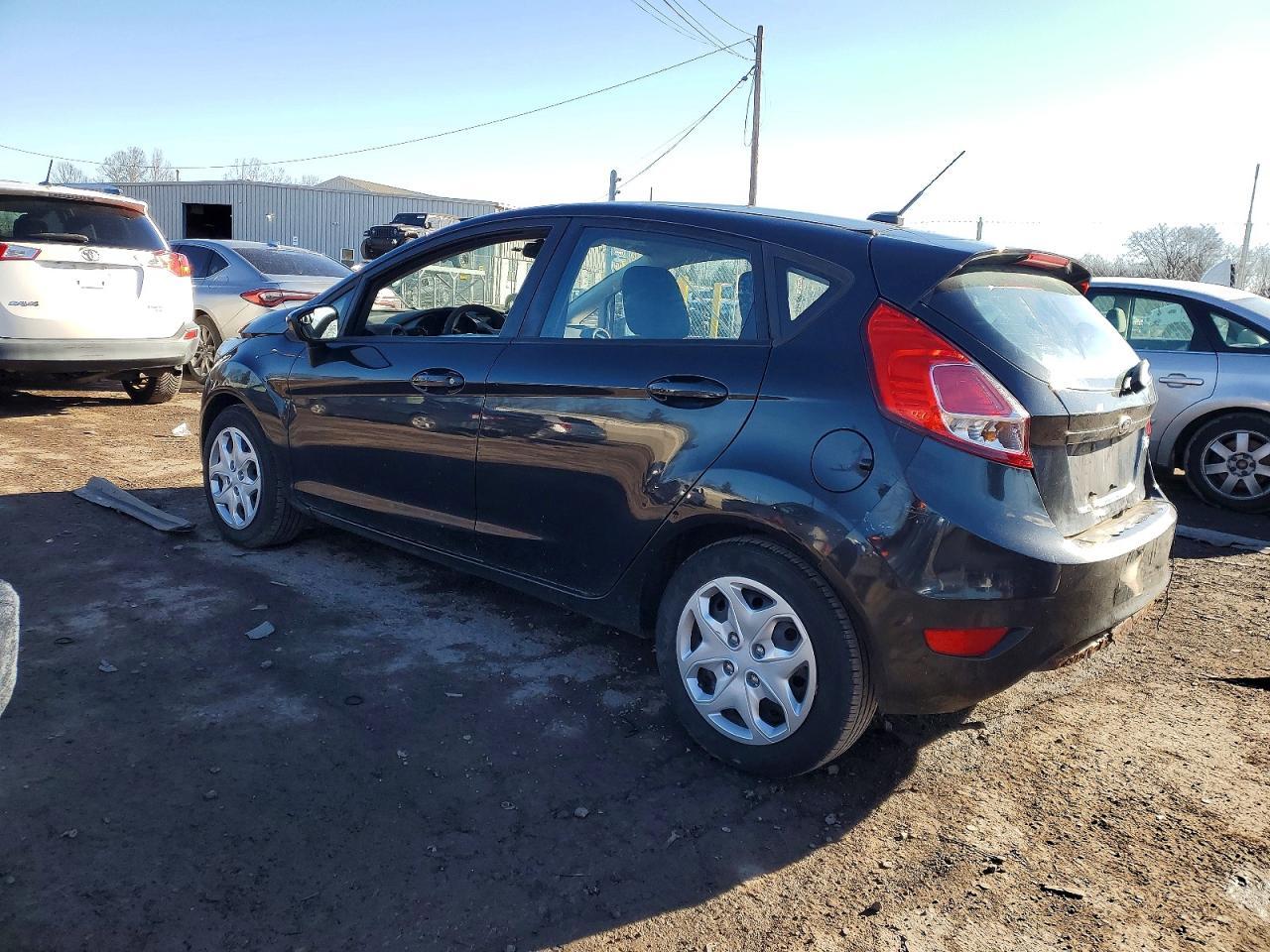 2014 Ford Fiesta S - Фото 2