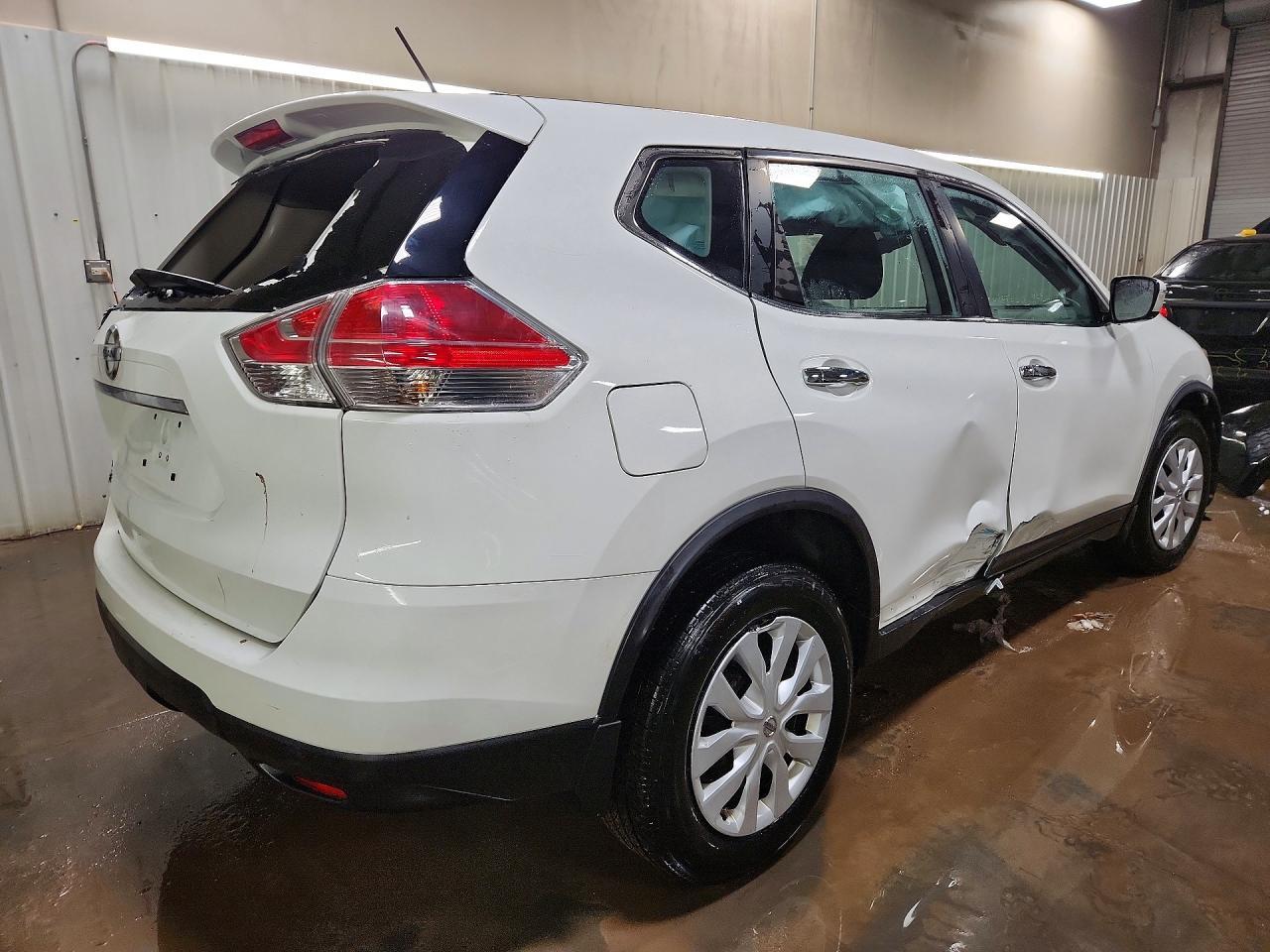 2015 Nissan Rogue S - Фото 3