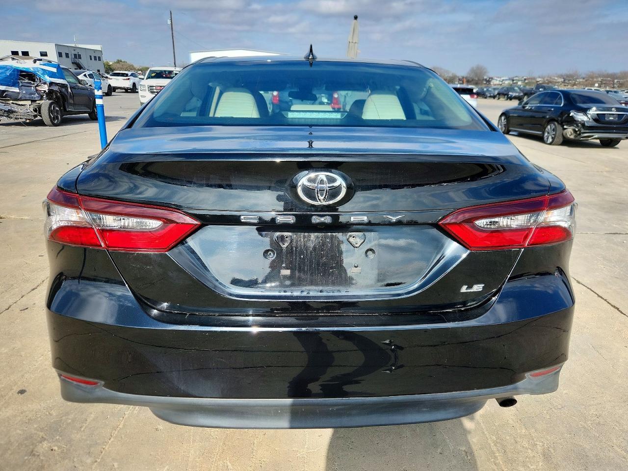 2023 Toyota Camry Le - Image 6
