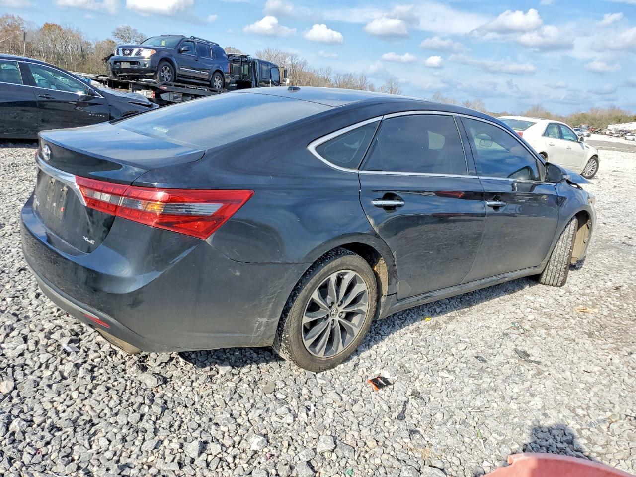 2016 Toyota Avalon Xle - Image 3