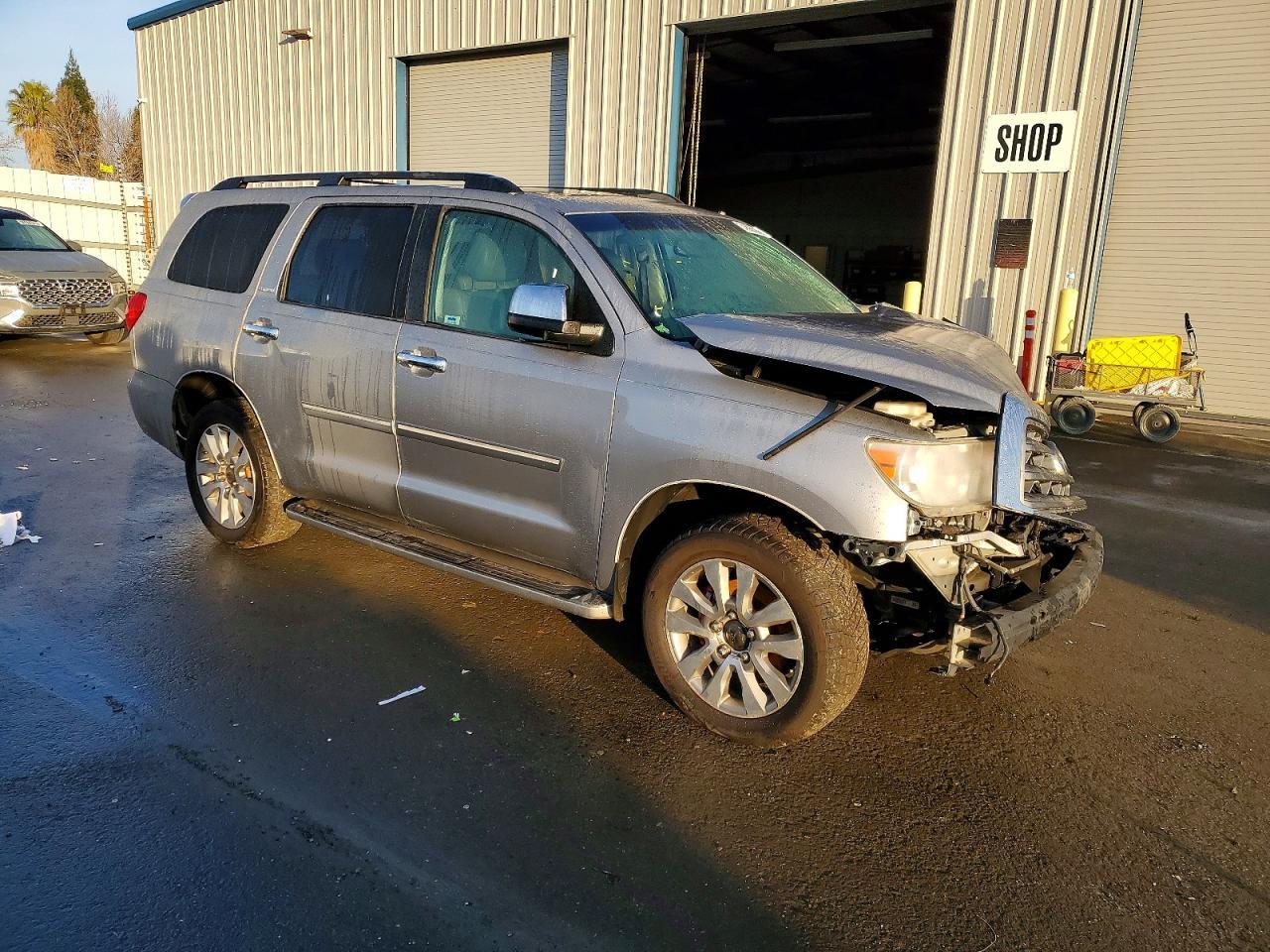 2008 Toyota Sequoia Platinum - Image 4