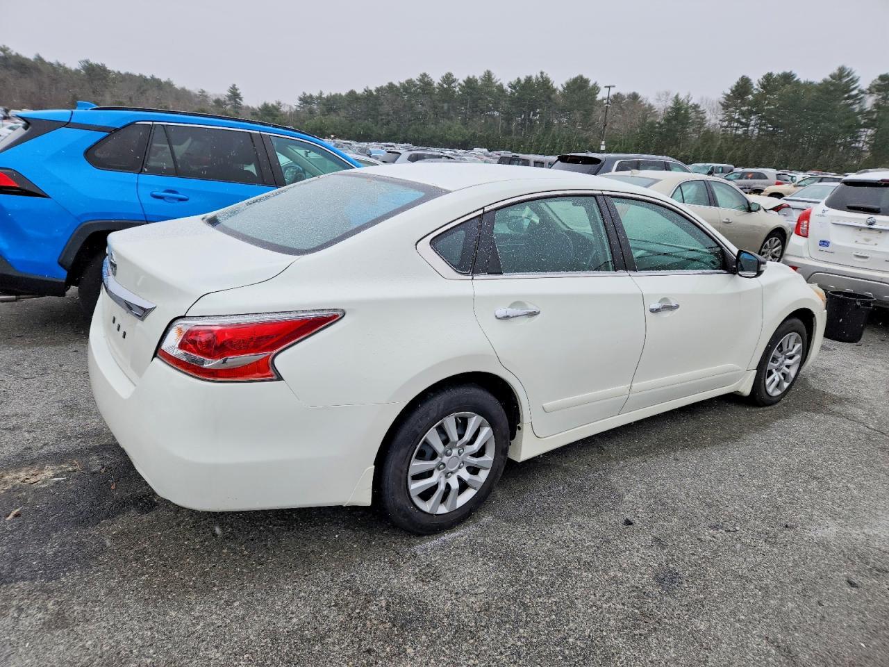 2015 Nissan Altima 2.5 S - Image 3
