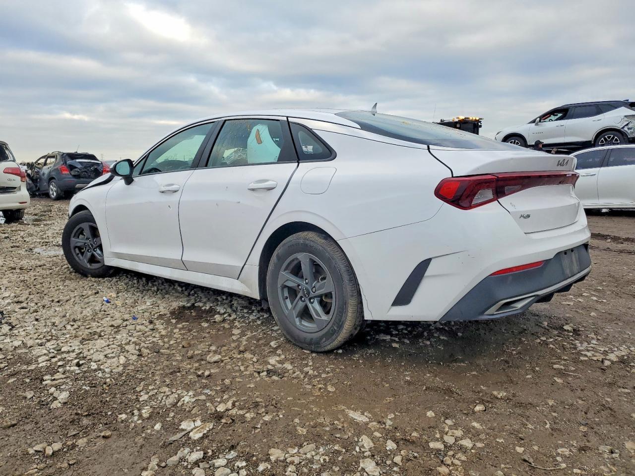 2022 Kia K5 Lx - Image 2