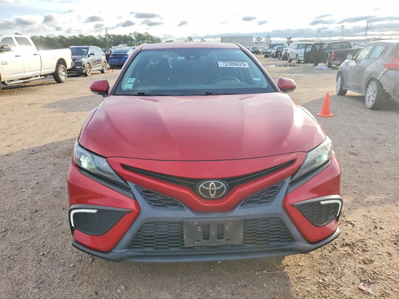 2022 Toyota Camry Se - Фото 5