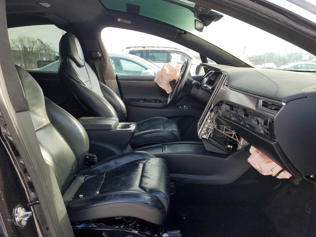 2017 Tesla Model X - Фото 7