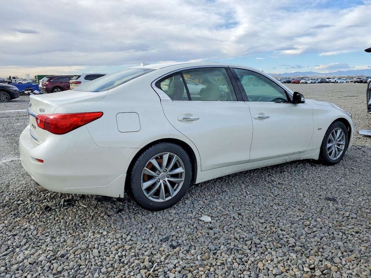 2017 Infiniti Q50 Premium - Фото 3