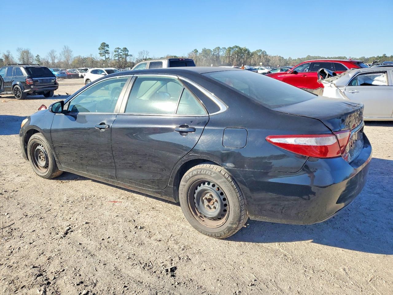 2017 Toyota Camry Le - Фото 2