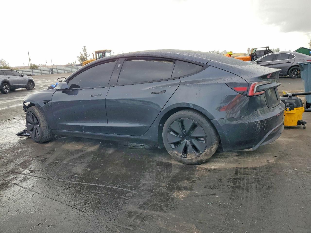 2025 Tesla Model 3 - Image 2