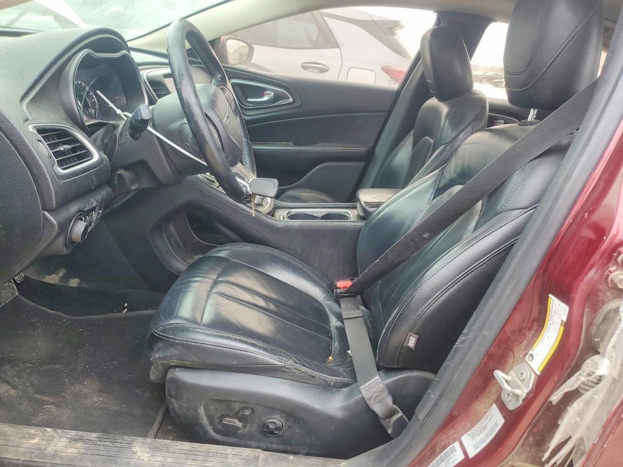 2016 Chrysler 200 Limited - Image 7