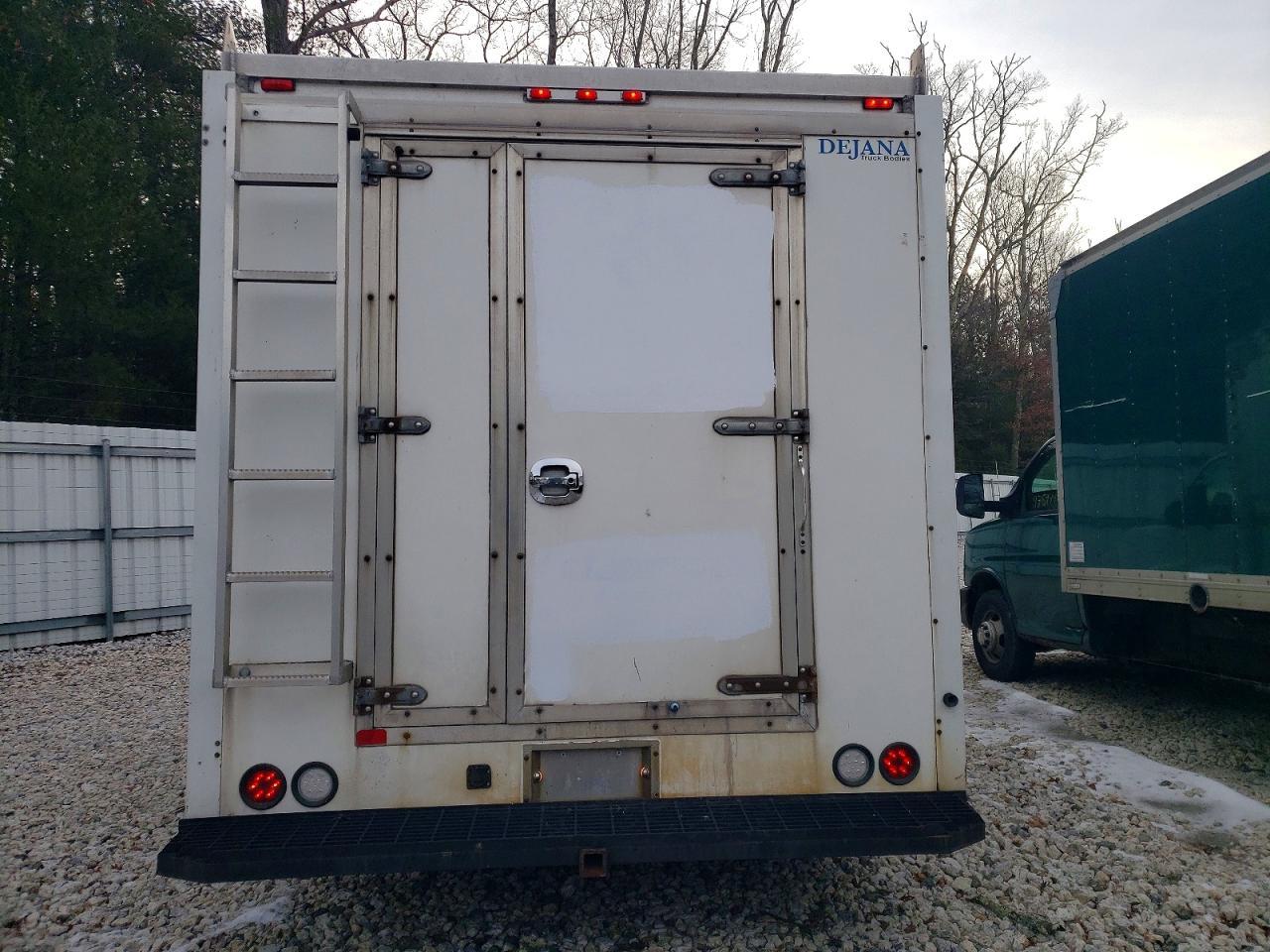 2016 Chevrolet Express G3500 * Utility Van * - Image 6