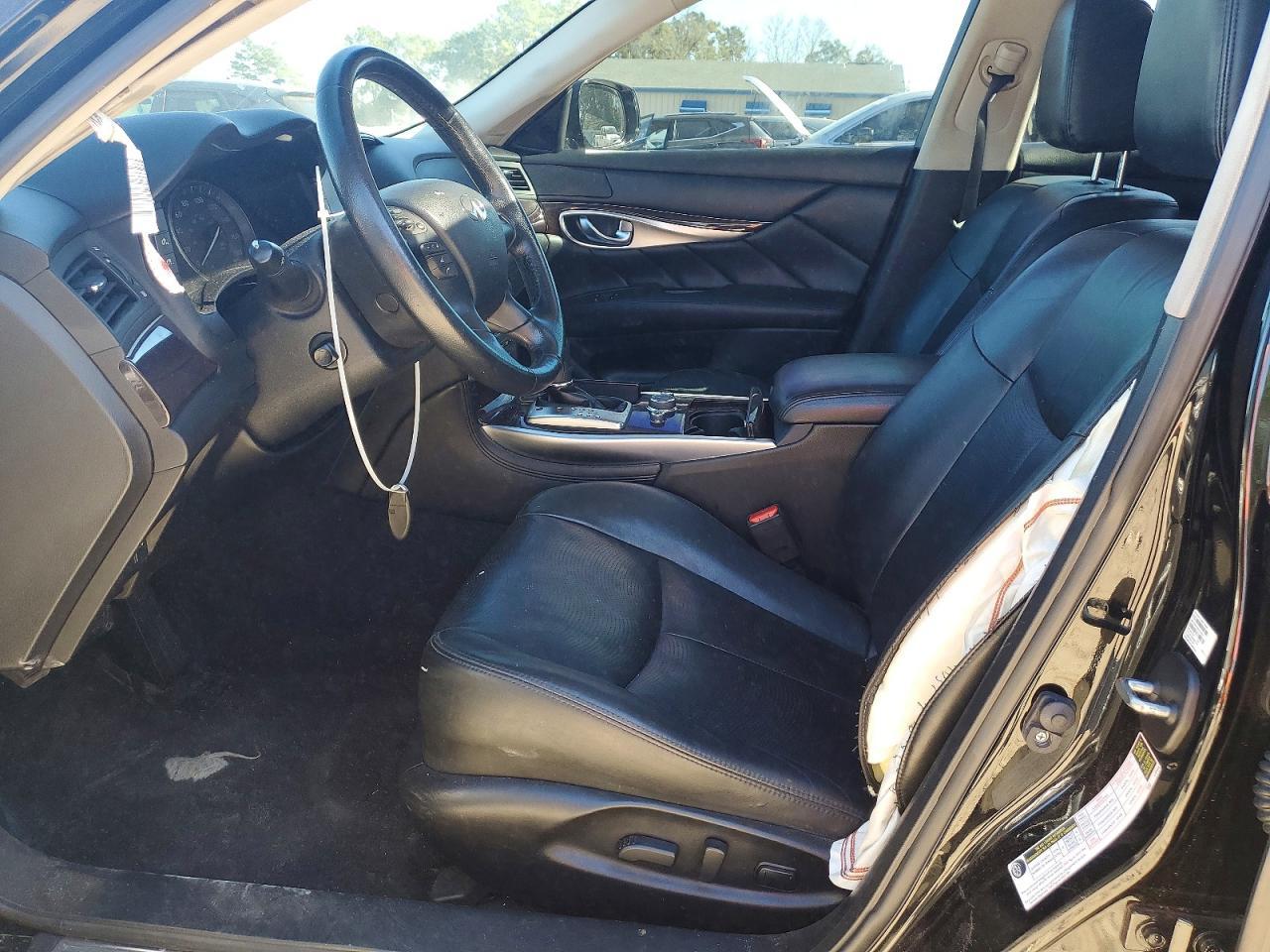 2019 Infiniti Q70 3.7 Luxe - Image 7