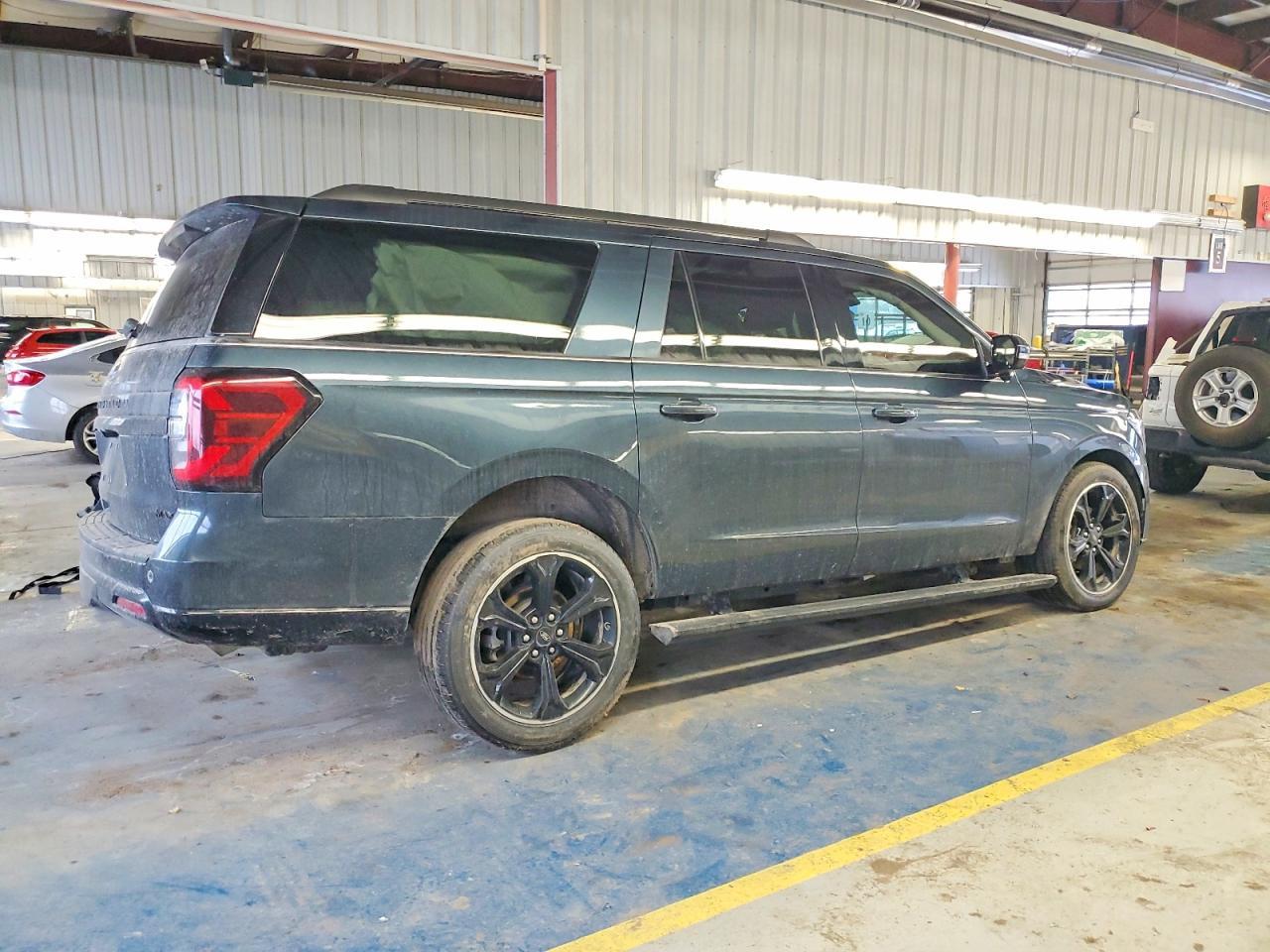 2022 Ford Expedition Max Limited - Фото 3