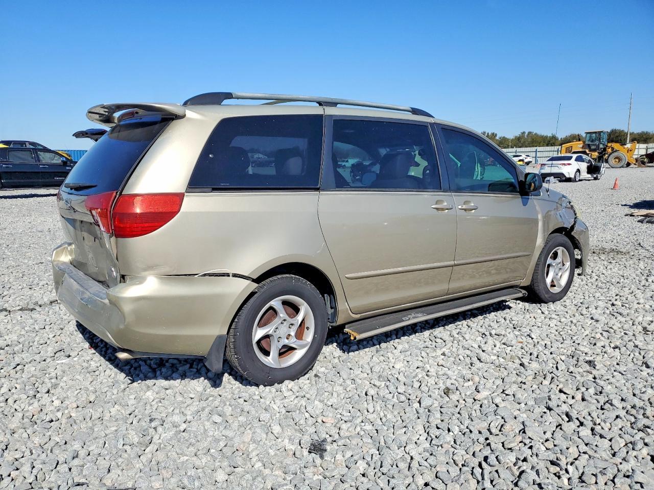 2004 Toyota Sienna Ce - Фото 3