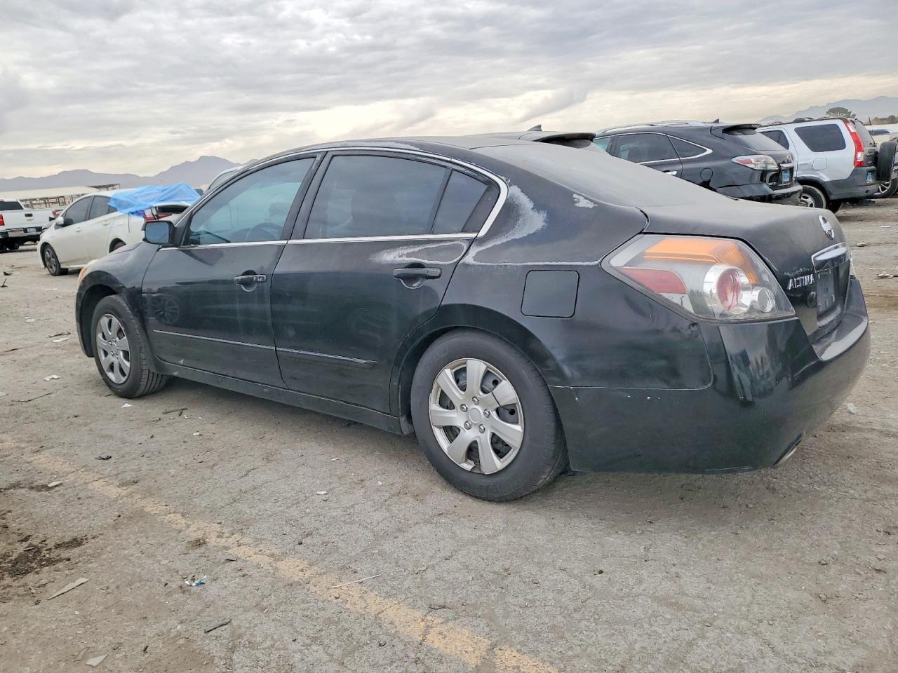 2011 Nissan Altima Base - Фото 2
