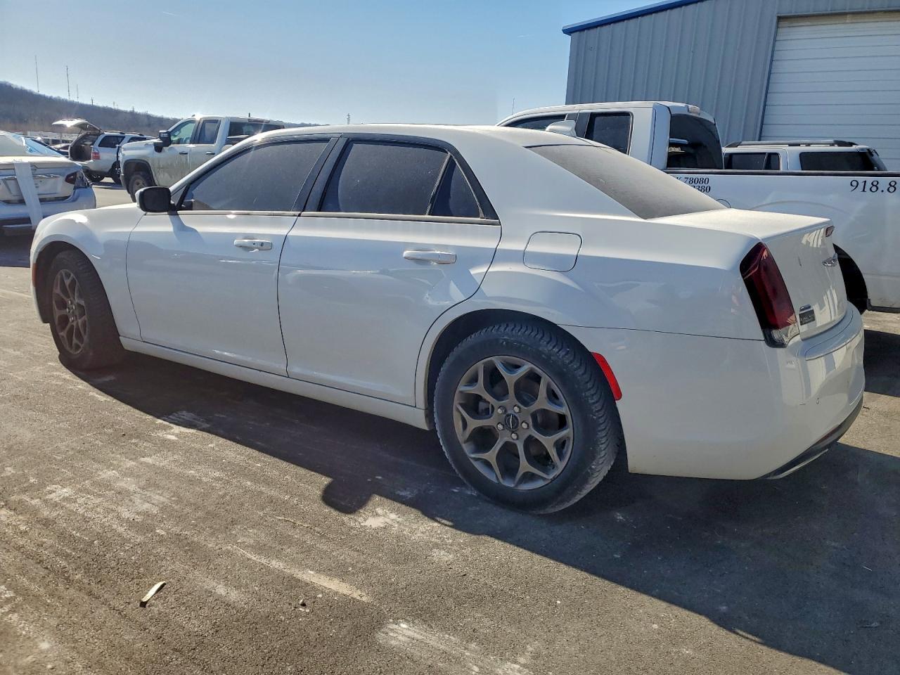 2018 Chrysler 300 S - Фото 2