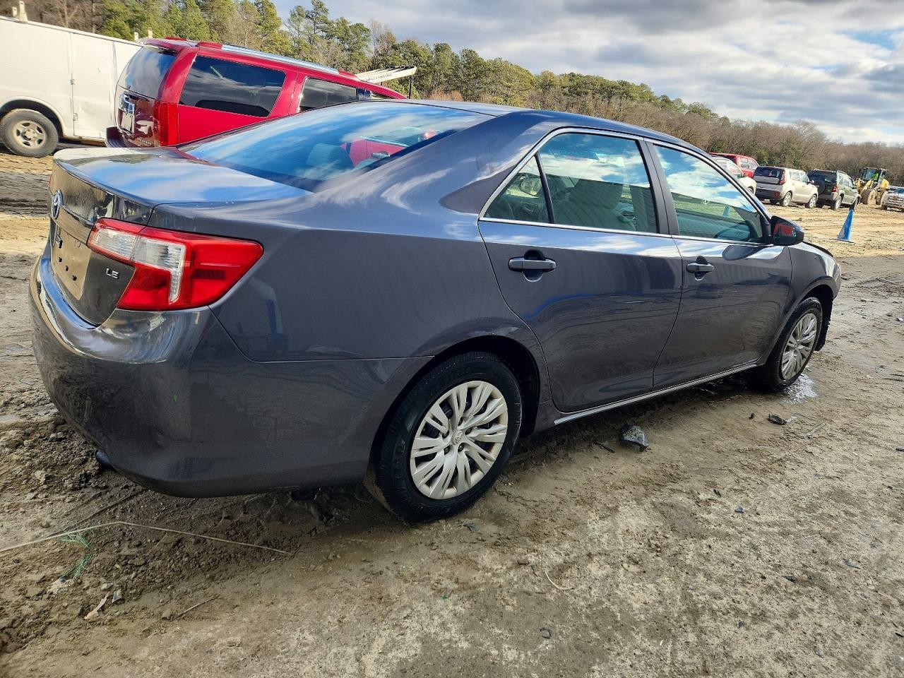 2012 Toyota Camry Base - Фото 3