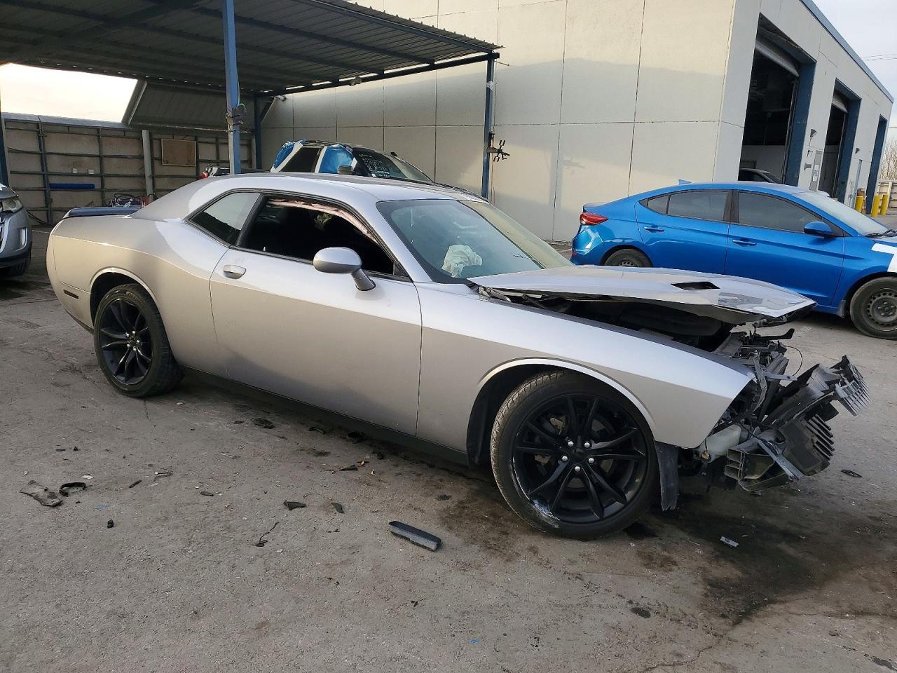 2016 Dodge Challenger Sxt - Image 4