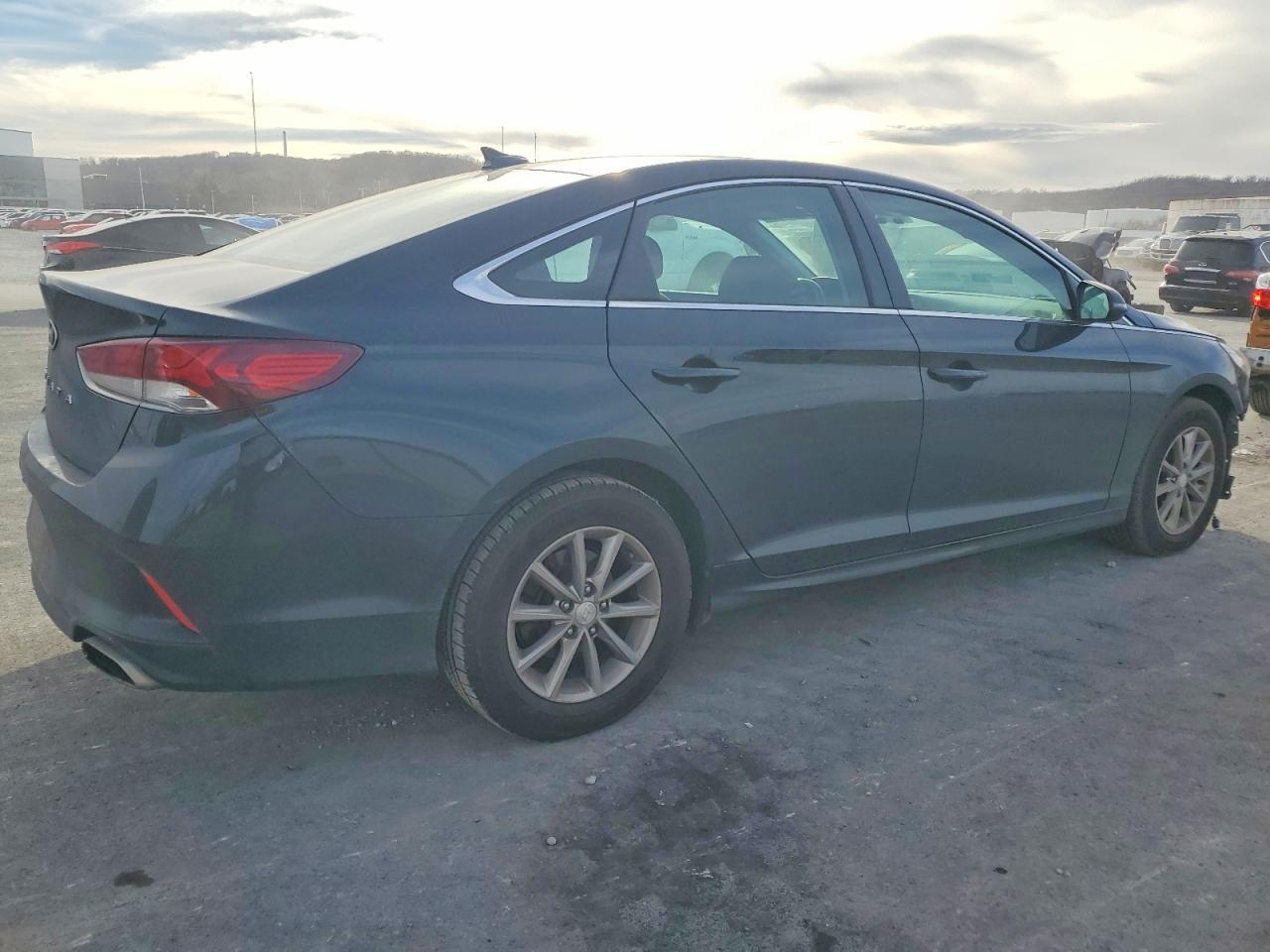 2019 Hyundai Sonata Se - Image 3
