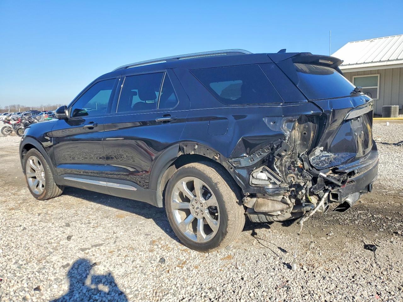 2020 Ford Explorer Platinum - Image 2