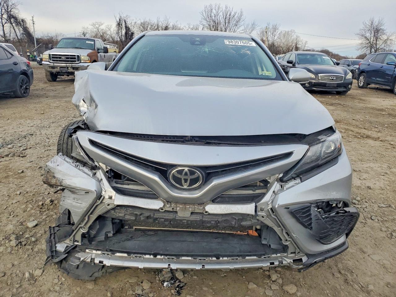 2022 Toyota Camry Se - Фото 5