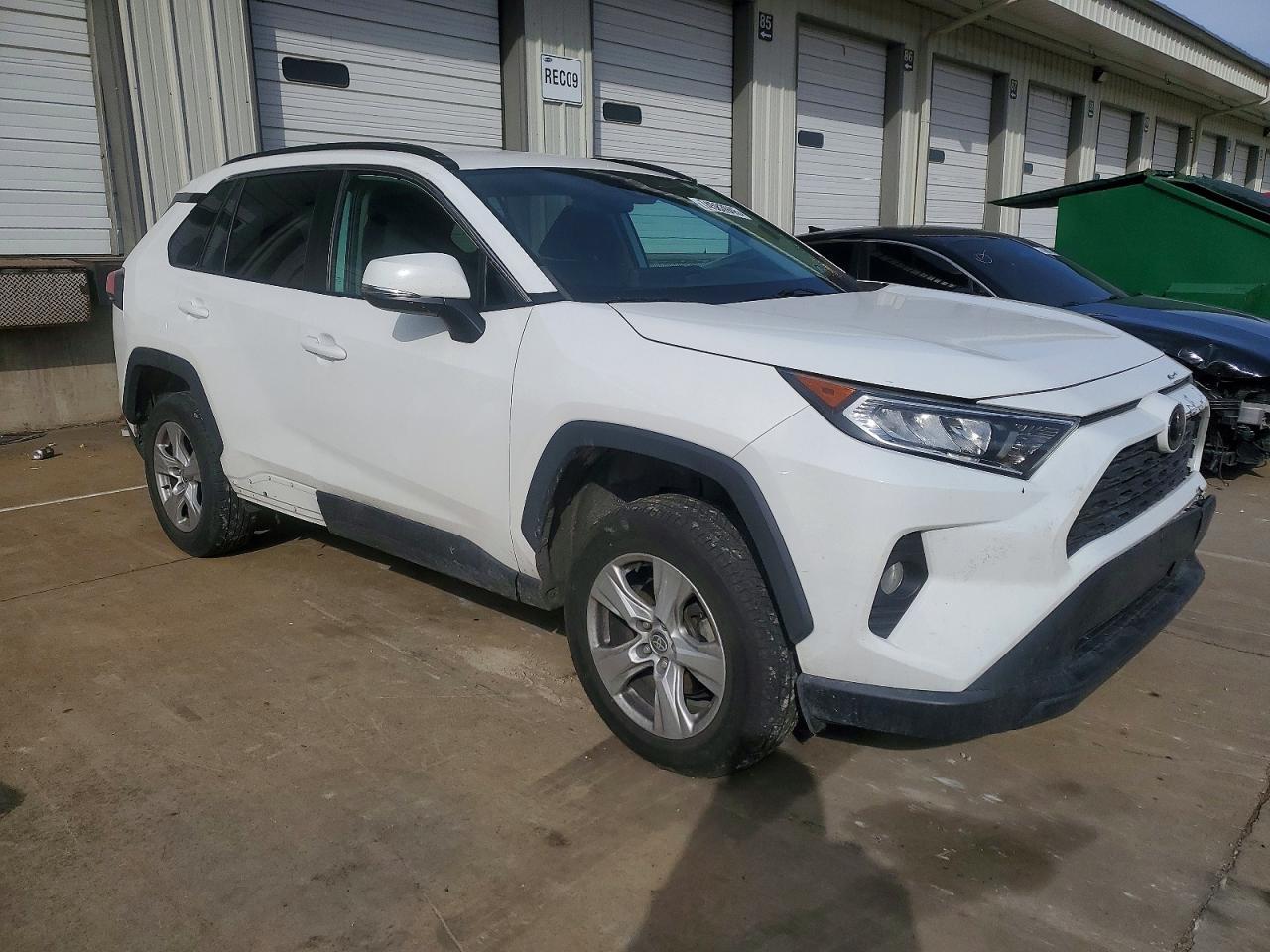 2021 Toyota Rav4 Xle - Фото 4