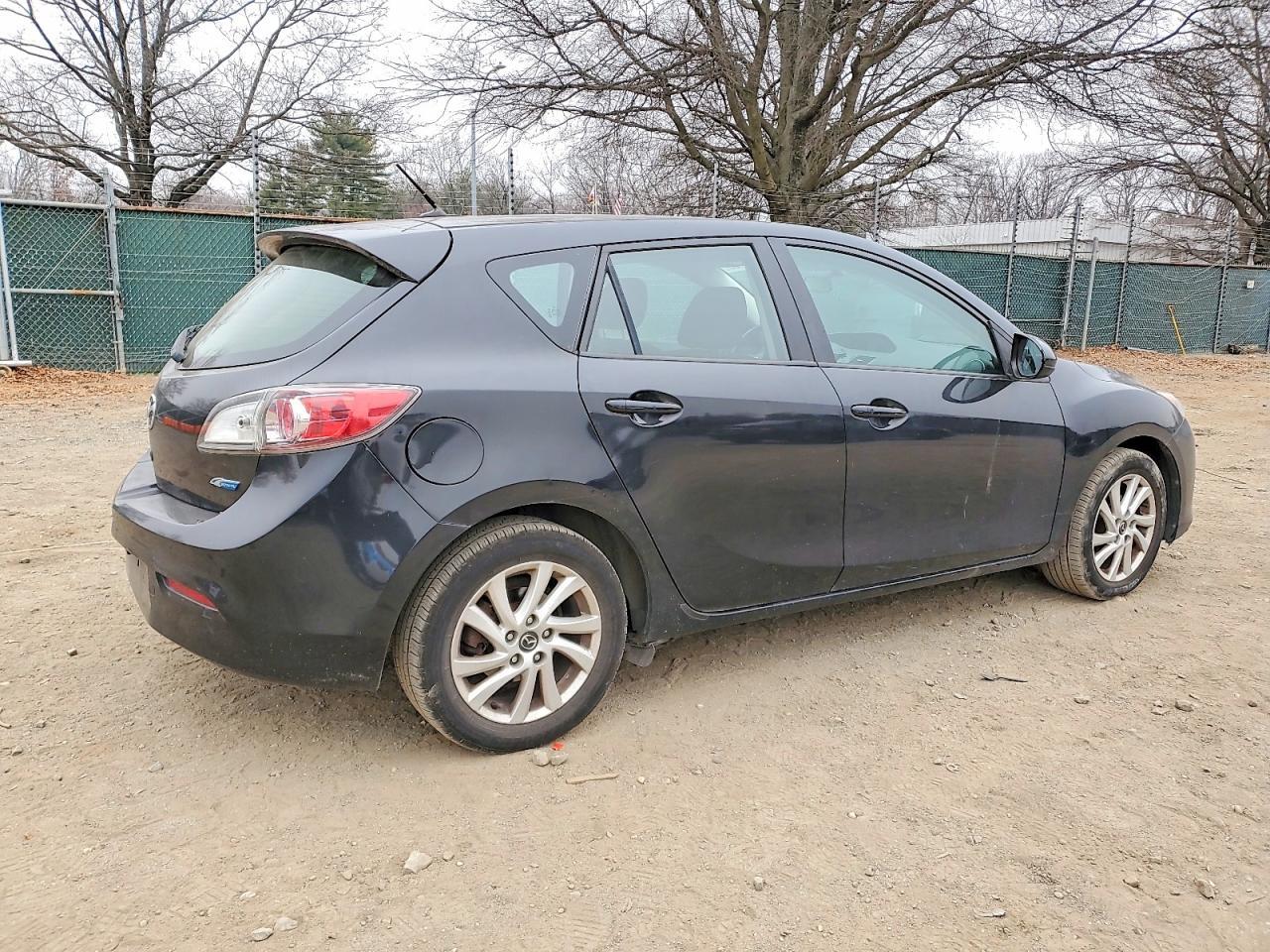 2013 Mazda 3 I - Image 3