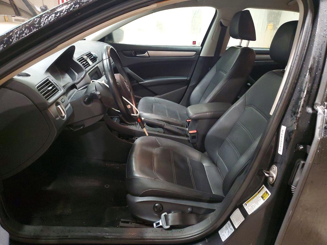 2015 Volkswagen Passat S - Фото 7