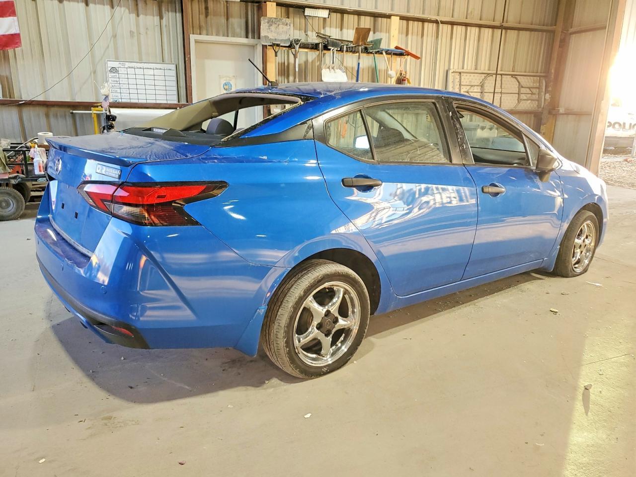 2022 Nissan Versa S - Image 3