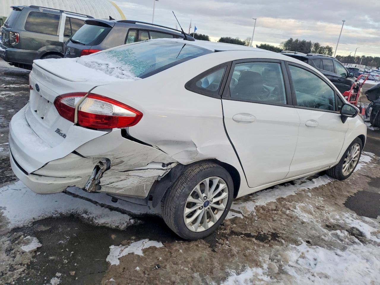 2014 Ford Fiesta Se - Image 3