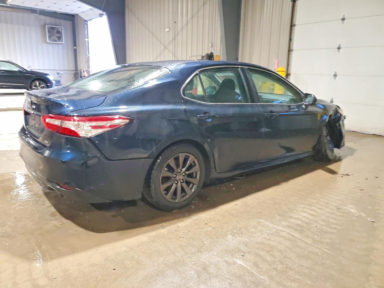 2018 Toyota Camry L - Фото 3