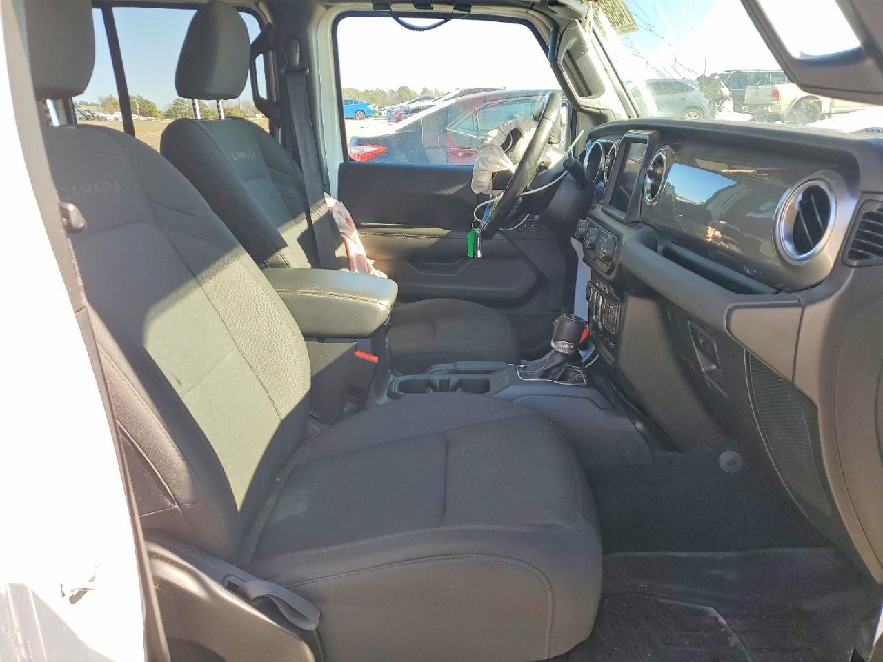 2022 Jeep Wrangler Unlimited Sahara - Image 7