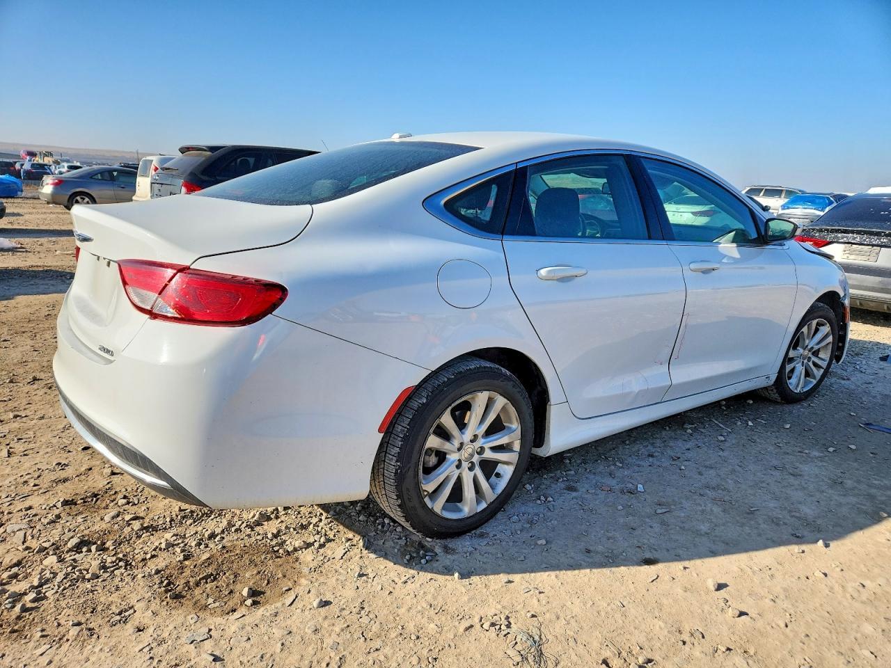 2016 Chrysler 200 Limited - Фото 3