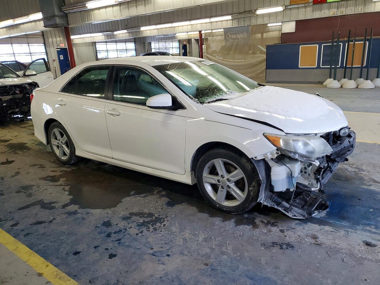 2013 Toyota Camry L - Фото 4
