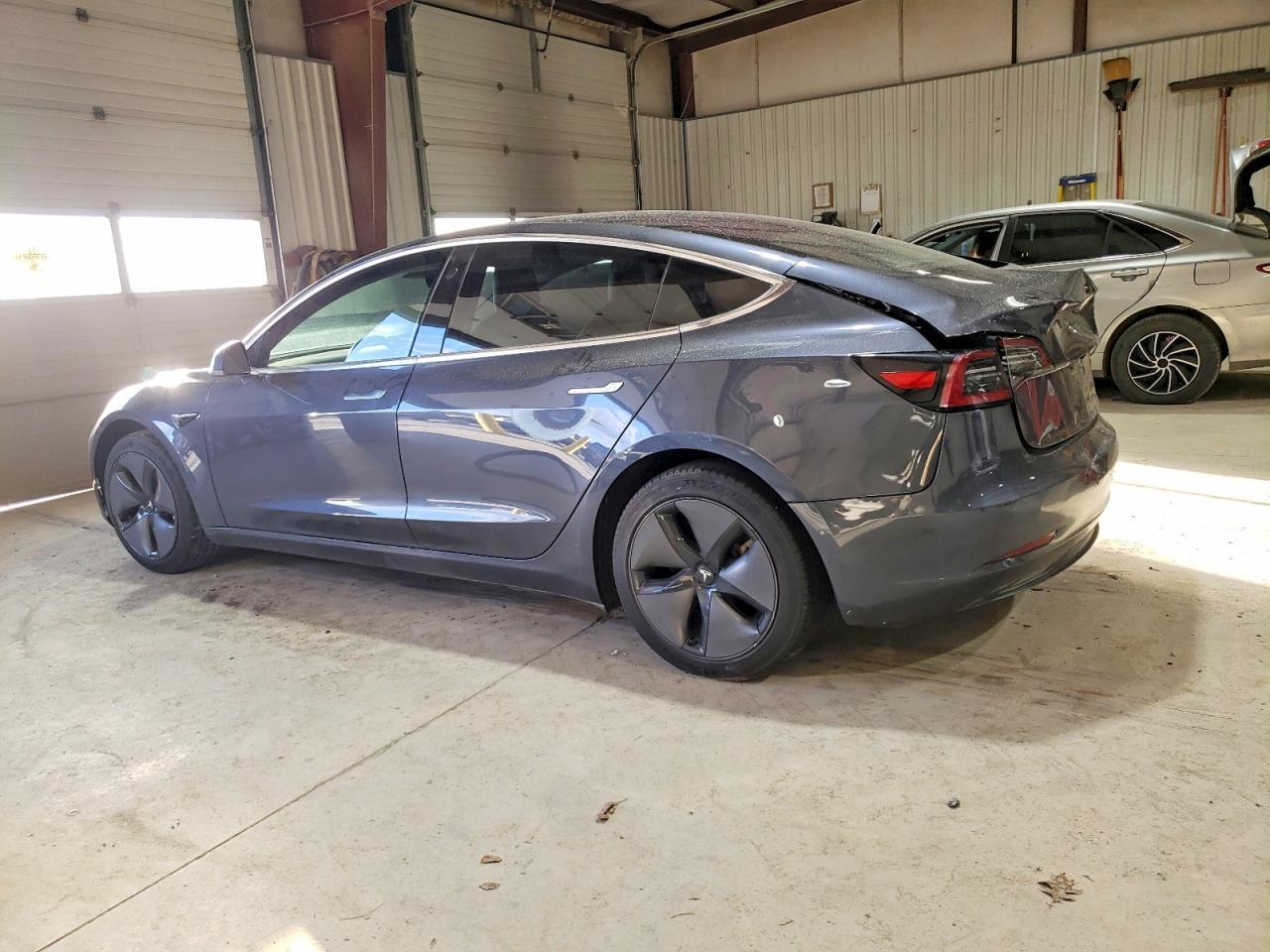 2018 Tesla Model 3 - Image 2