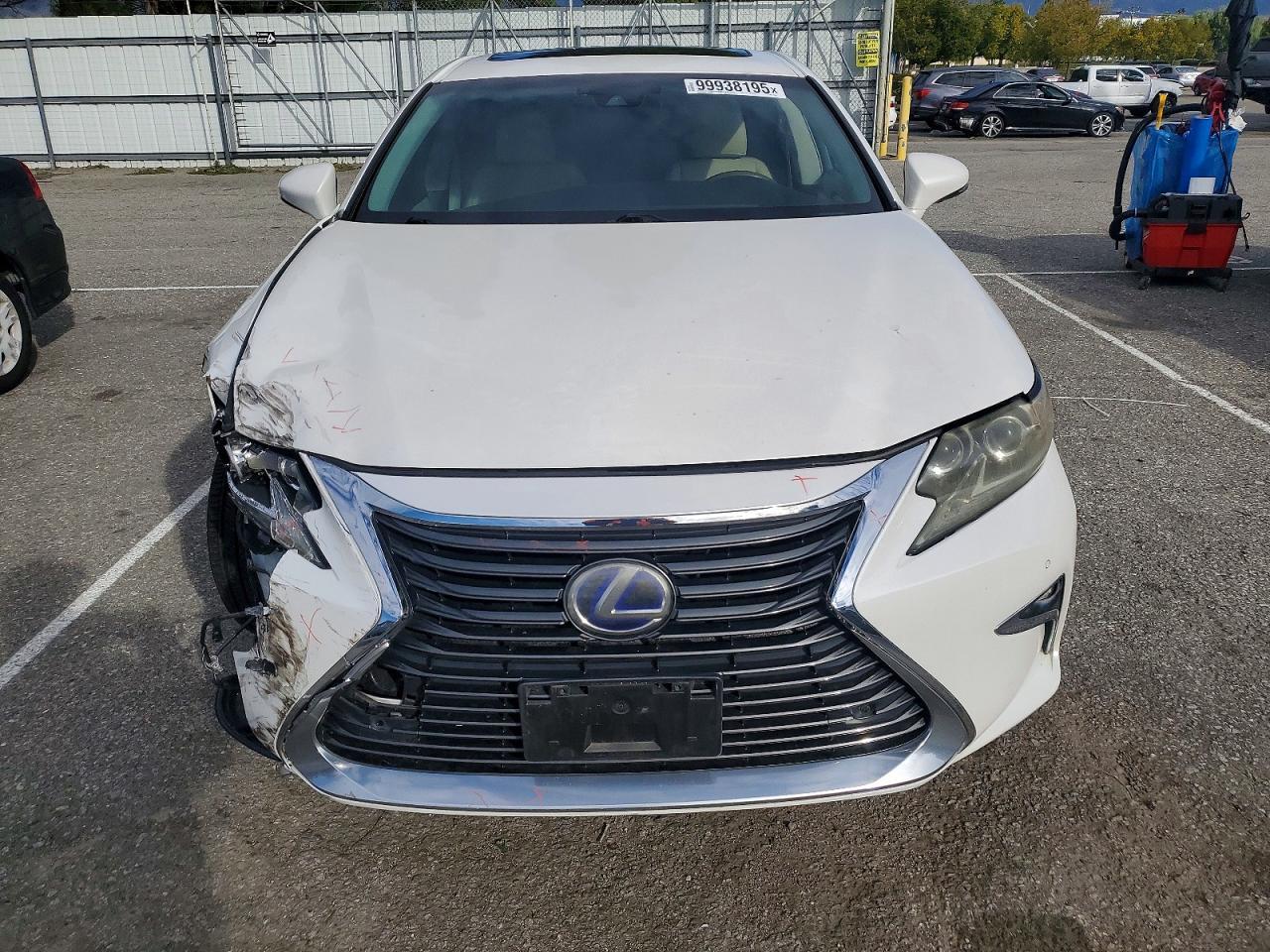 2016 Lexus Es 300H - Image 5