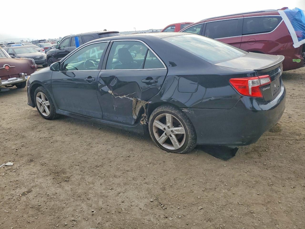 2014 Toyota Camry L - Image 2