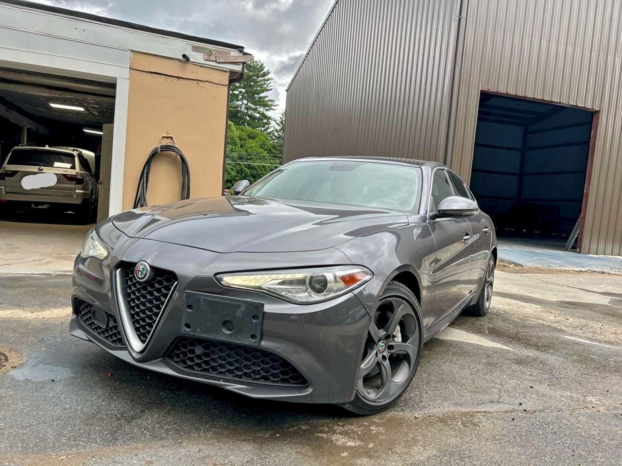 2017 Alfa Romeo Giulia Ti Q4 - Фото 2