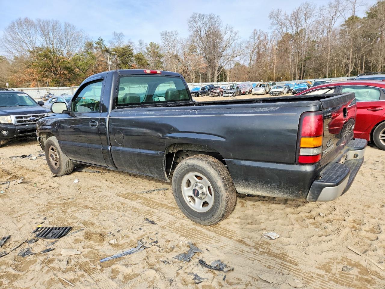 2004 GMC New Sierra C1500 - Image 2