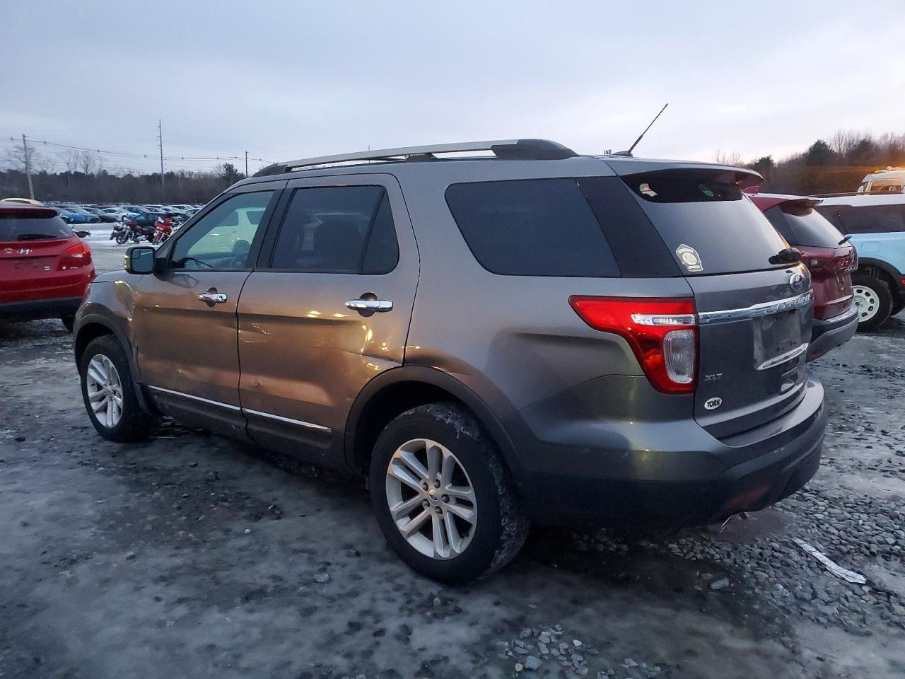 2012 Ford Explorer - Image 2