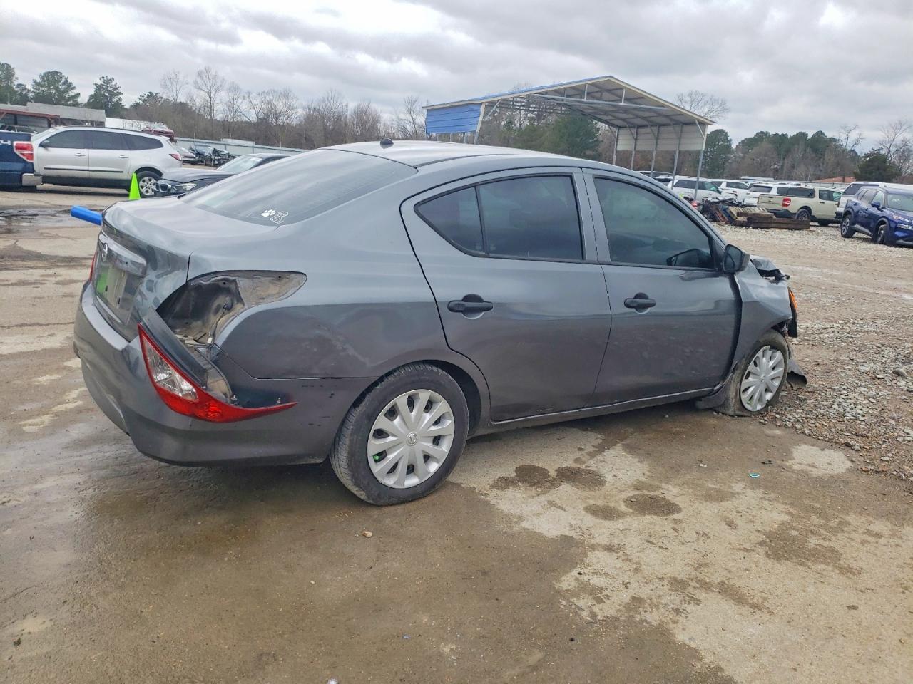 2016 Nissan Versa S - Image 3