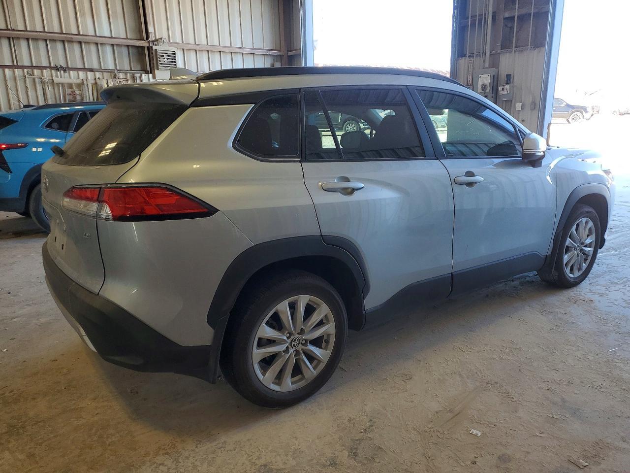 2024 Toyota Corolla Cross Le - Image 3