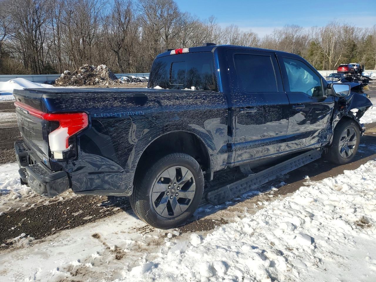 2023 Ford F150 Lightning Pro - Image 3