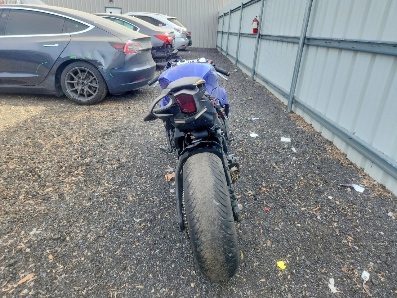 2023 Yamaha Yzfr7 - Фото 4