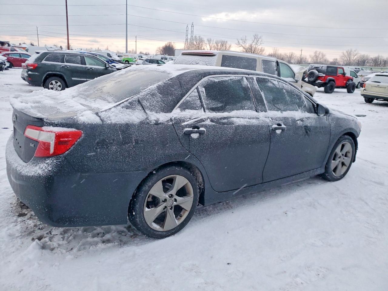 2012 Toyota Camry Base - Фото 3
