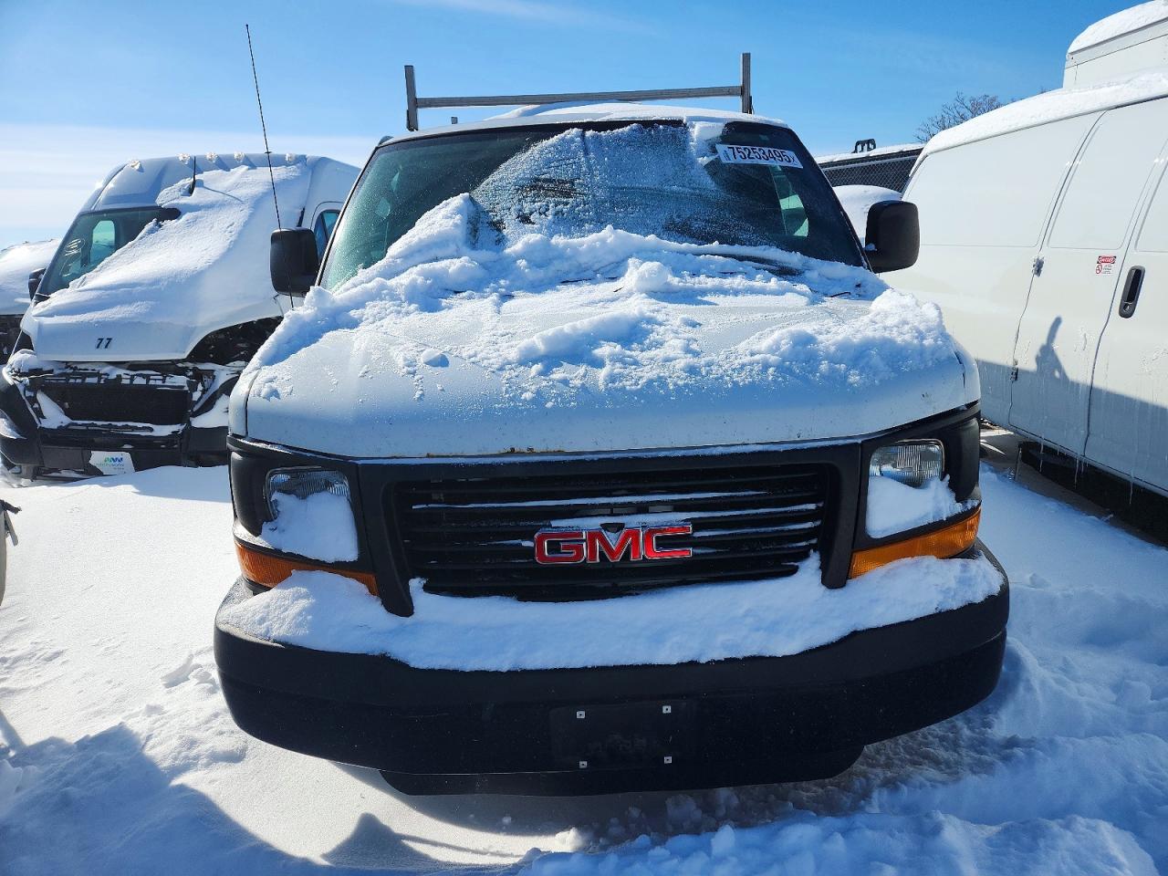 2015 GMC Savana - Image 5