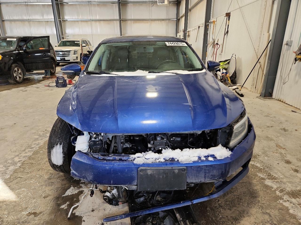 2017 Volkswagen Passat Se - Фото 5