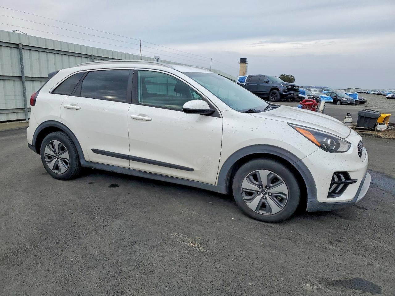 2020 Kia Niro Lx - Image 4